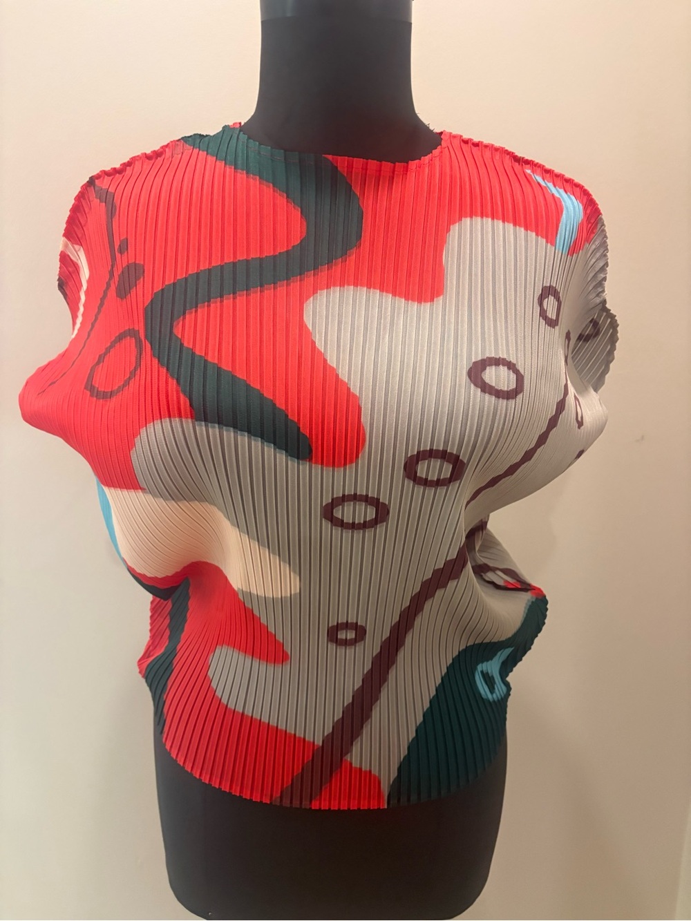 Brand new Abstract Pleated Red and Cream Women's Top